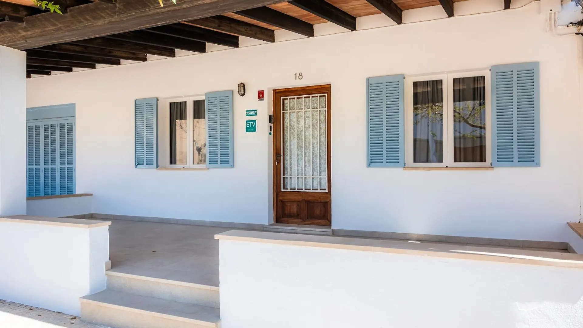 Sestanyolet Villa Llucmajor  0*, Llucmajor (Mallorca) Spain
